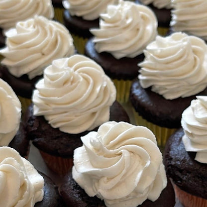 Chocolate Cupcakes (6-Pack)